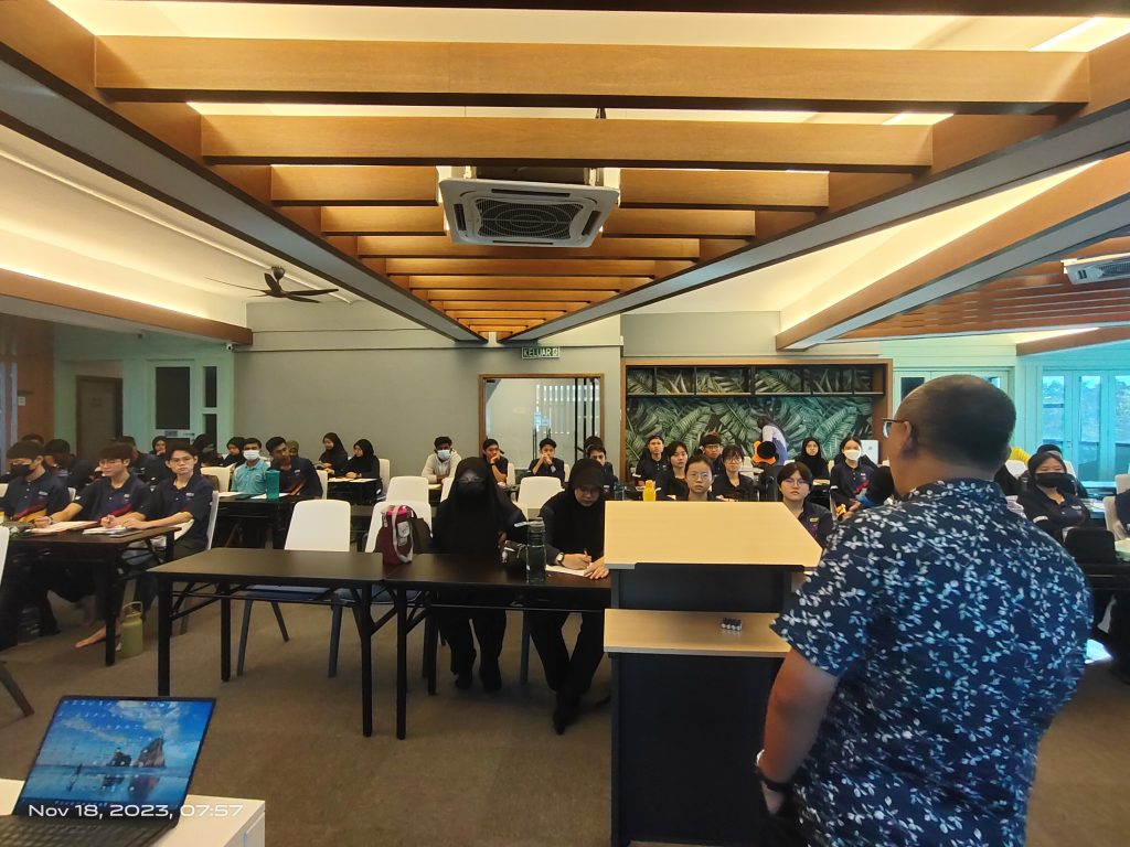 18 | TEKNIK JAWAB SOALAN SPM SMKIS8_075737