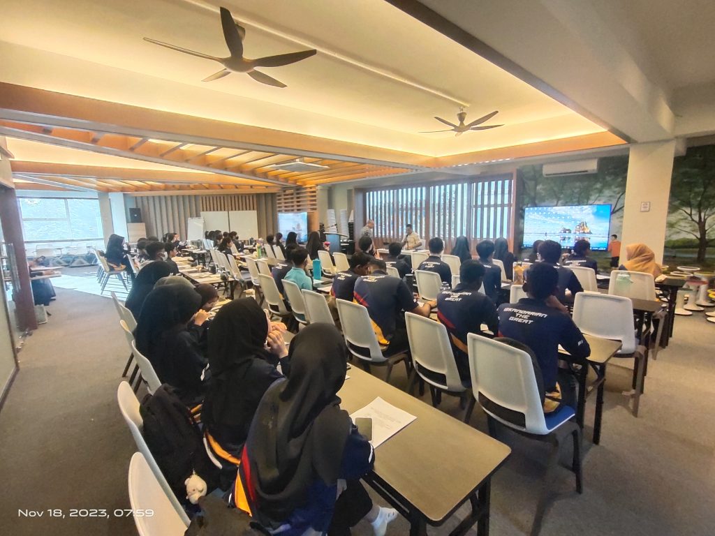 18 | TEKNIK JAWAB SOALAN SPM SMKIS8_075911