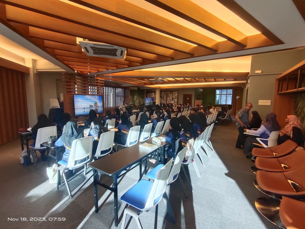 18 | TEKNIK JAWAB SOALAN SPM SMKIS8_075940