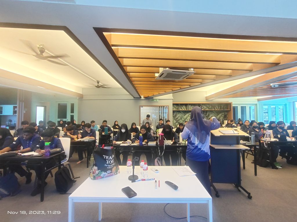 18 | TEKNIK JAWAB SOALAN SPM SMKIS8_112914