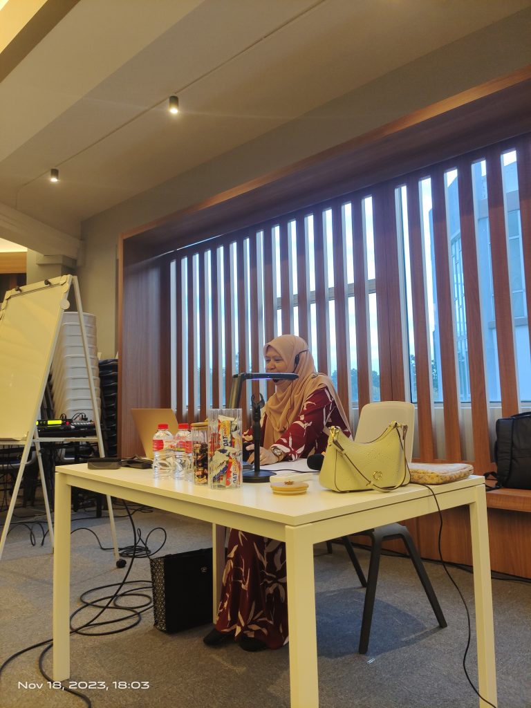 18 | TEKNIK JAWAB SOALAN SPM SMKIS8_180352