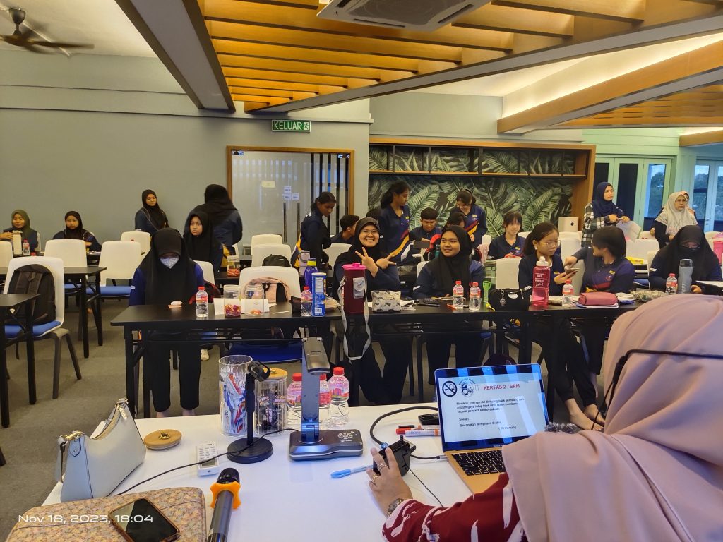 18 | TEKNIK JAWAB SOALAN SPM SMKIS8_180414