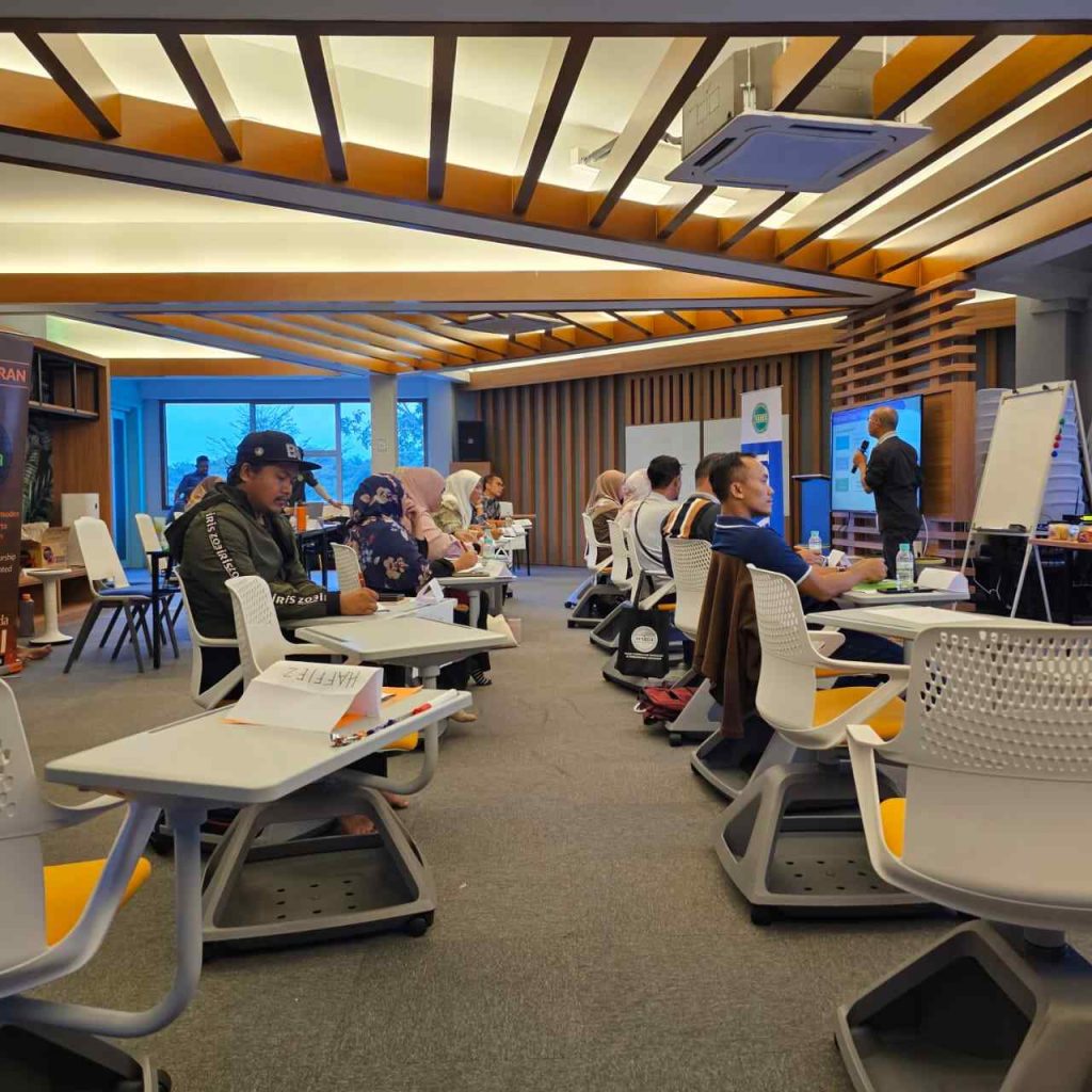 21 | AM AGORA MARDI-WA0044