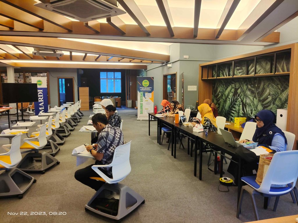 21 | AM AGORA MARDI_082056